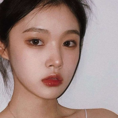 2025好看的女头贴吧图片