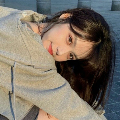 2025年女生超火头像QQ图片