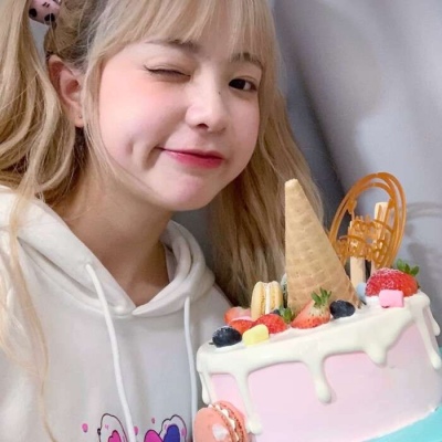 头像2025年最火女生图片