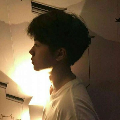 2025最火的男生帅气头像