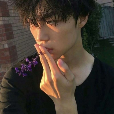 2025年最火男生微信头像