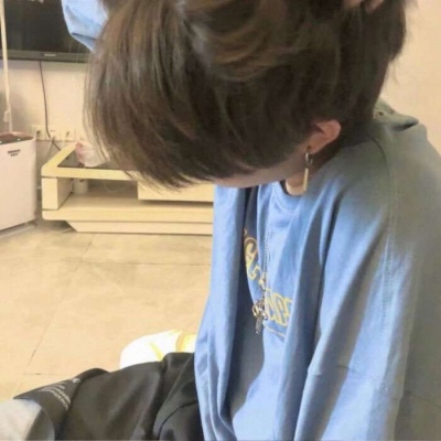 男生不露脸或微露脸真人微信头像