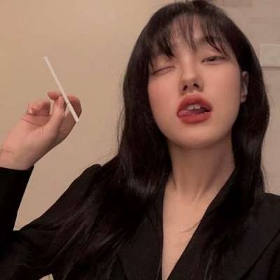 2025最火女生头像霸气图片