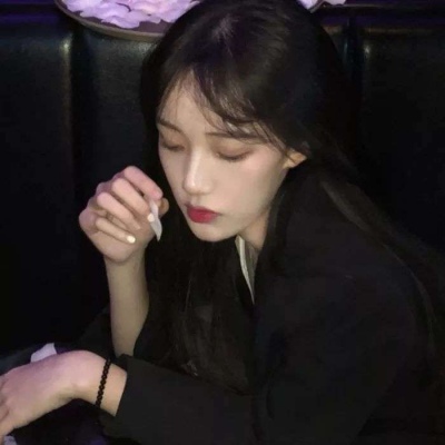 2025最火女生头像霸气图片