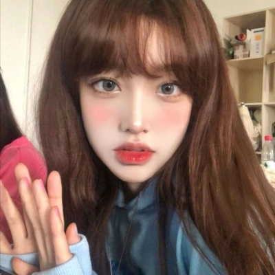 女生个性真人微信头像