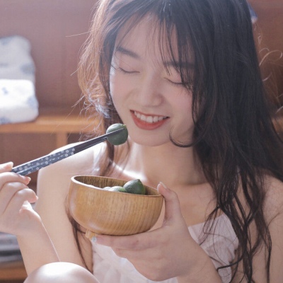 2025年女生超火头像QQ图片