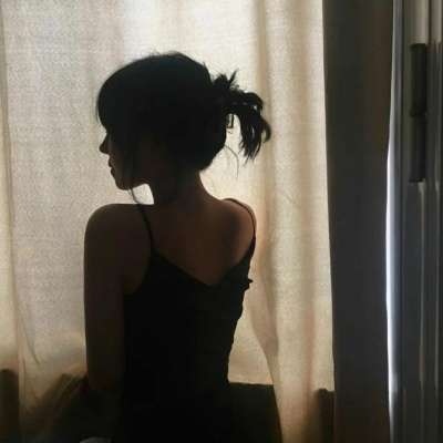 2025最火女生头像霸气图片