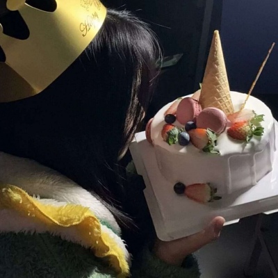 适合过年用的微信真人女生头像