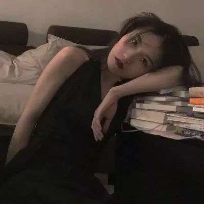 2025最火女生头像霸气图片