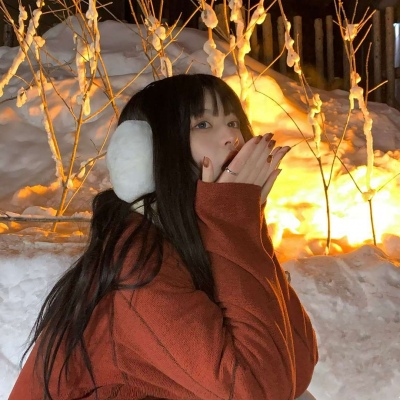 适合过年用的微信真人女生头像