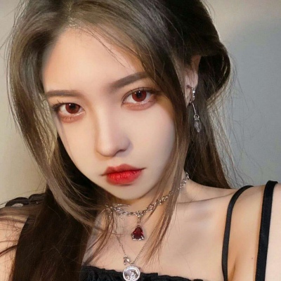 2025年女生超火头像QQ图片