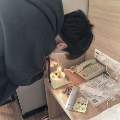 2025最潮最火男生头像图片