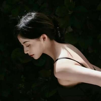 2025最火女生头像霸气图片