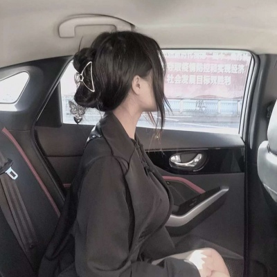 qq头像最新最流行2025女生图片