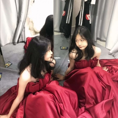 适合过年用的微信真人女生头像