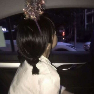 2025年最潮最火女生头像真人