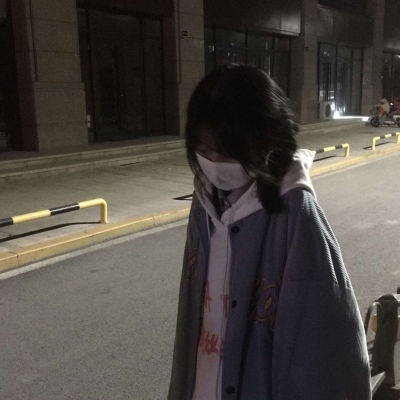 2025年最潮最火女生头像真人
