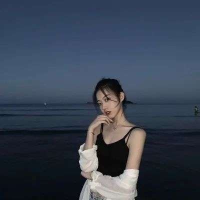 2025最火女生头像霸气图片