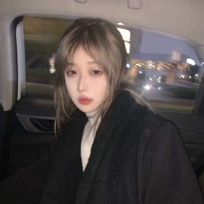 qq头像最新最流行2025女生图片