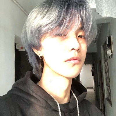 个性帅气的高冷微信男生头像