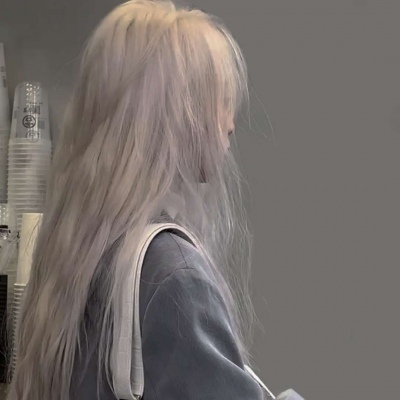 2025年女生真人微信头像