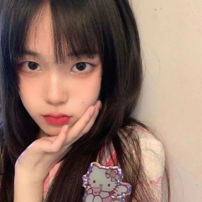 2025超火女生头像真人
