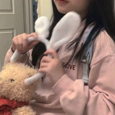 qq头像2025年女生