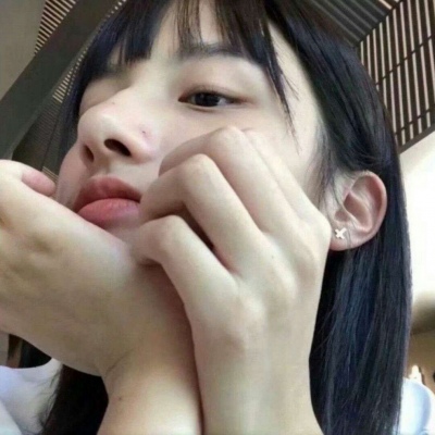 2025年必火的真人微信女生头像
