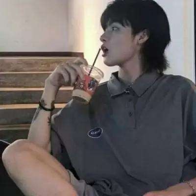 2025年流行的男生QQ头像图片