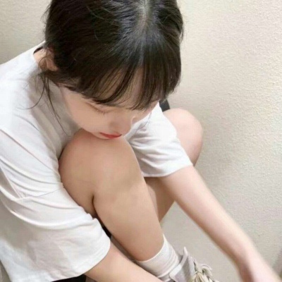 2025年必火的真人微信女生头像