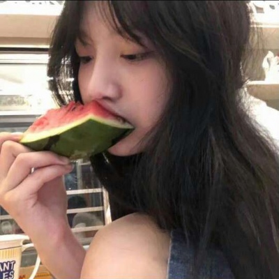 2025年必火的真人微信女生头像