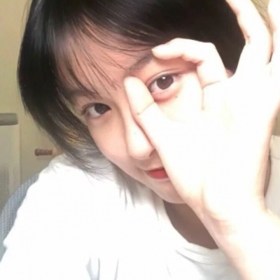 2025年最火的女生头像真人版图片
