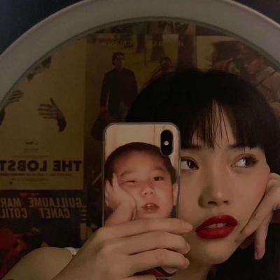 2025年女生最火露脸头像图片
