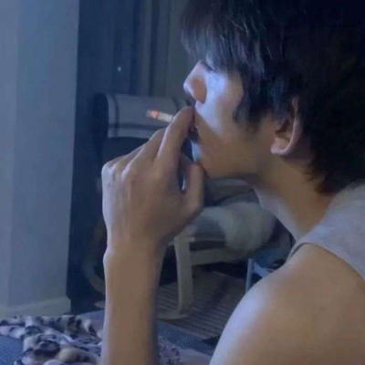 2025最火男生头像成人图片