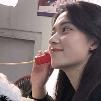 2025年女生真人微信头像
