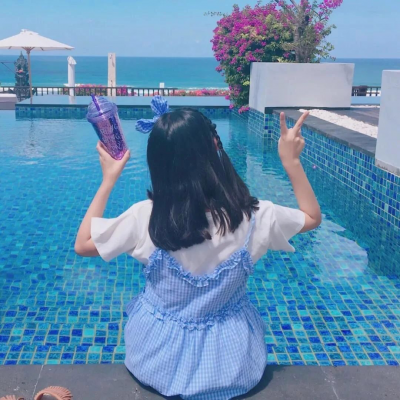 女生个性背影微信头像