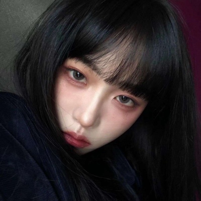 2025好看的流行照片女生头像图片