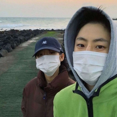 微信一左一右秀恩爱情侣头像
