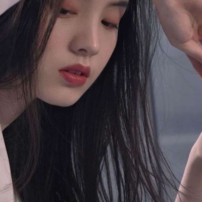 头像女生霸气冷酷真人2025