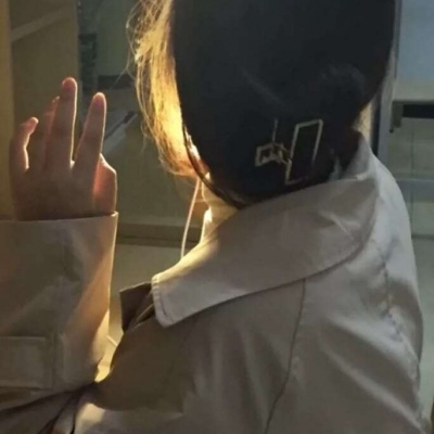 qq头像2025年女生