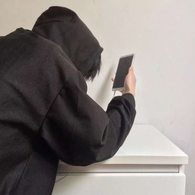 百变风格真实男生微信头像