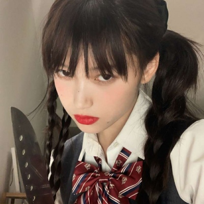 2025年最火女生真人头像