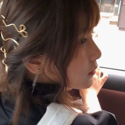2025年女生真人微信头像