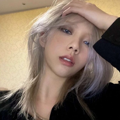 2025女生头像时尚潮流高清图片
