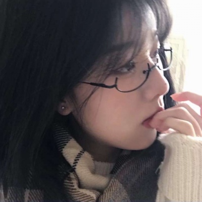 头像女生2025最火真人露脸高清图片