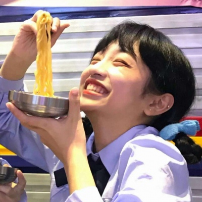 2025年必火的真人微信女生头像