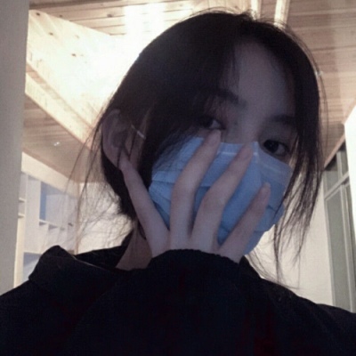 2025年最火的女生头像真人版图片