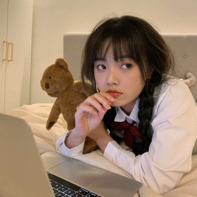 2025年最火女生真人头像