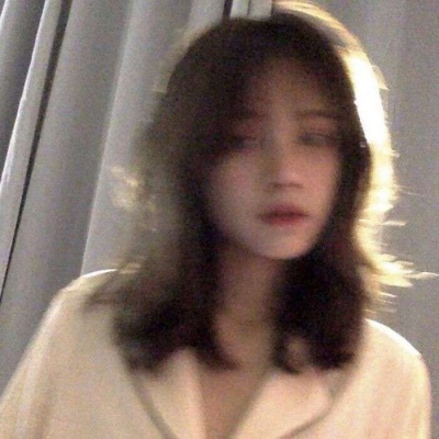 2025好看的流行照片女生头像图片