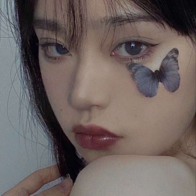 2025年女生最火露脸头像图片